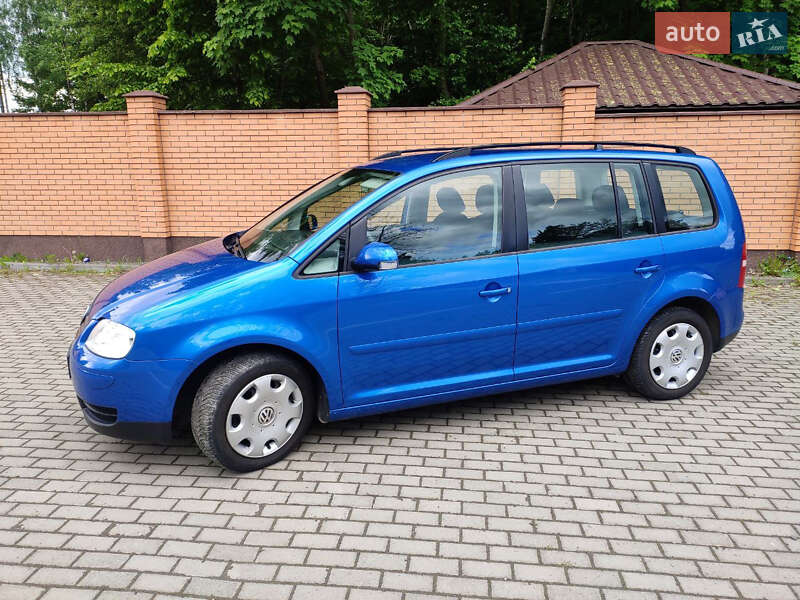 Минивэн Volkswagen Touran 2005 в Красилове