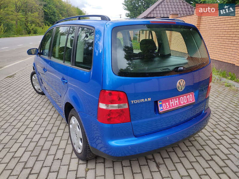 Минивэн Volkswagen Touran 2005 в Красилове