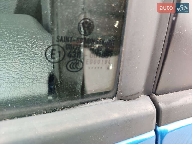 Минивэн Volkswagen Touran 2005 в Красилове