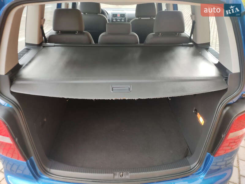 Минивэн Volkswagen Touran 2005 в Красилове