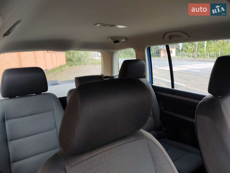 Минивэн Volkswagen Touran 2005 в Красилове