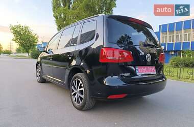 Мінівен Volkswagen Touran 2013 в 