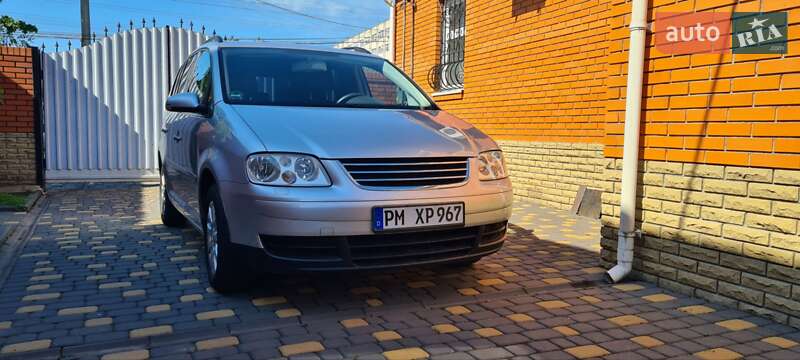 Минивэн Volkswagen Touran 2003 в 