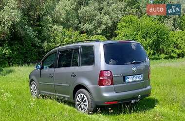 Минивэн Volkswagen Touran 2007 в Лохвице