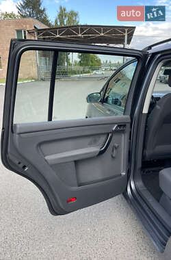 Минивэн Volkswagen Touran 2005 в 