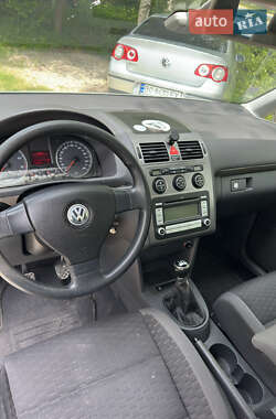 Минивэн Volkswagen Touran 2007 в 