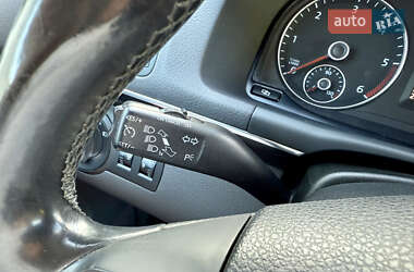 Мінівен Volkswagen Touran 2012 в 