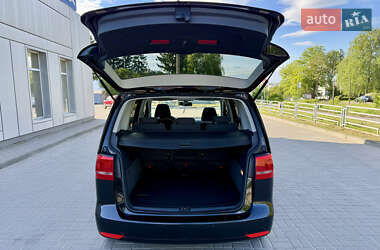 Мінівен Volkswagen Touran 2012 в 
