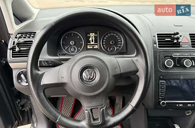 Мінівен Volkswagen Touran 2015 в 