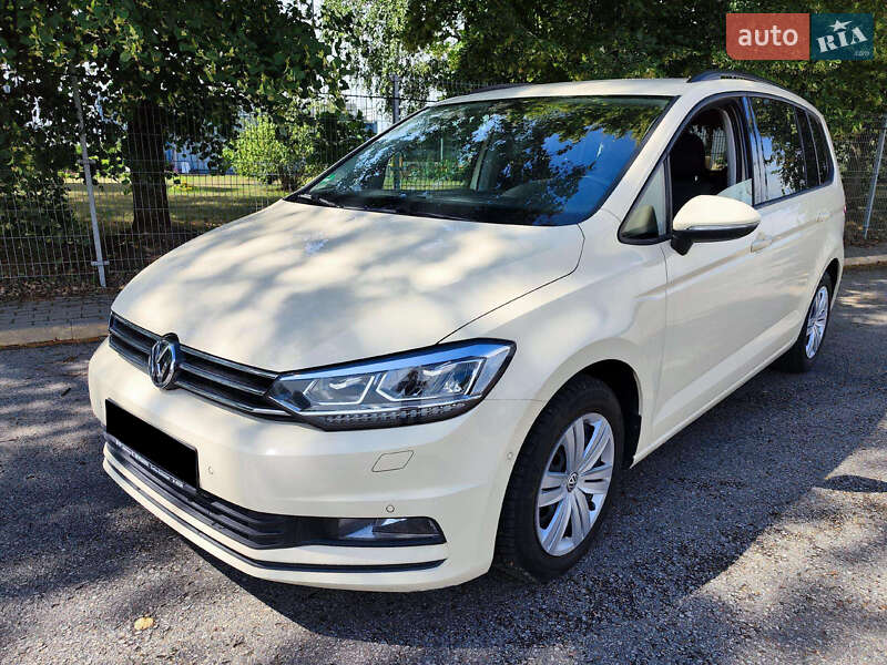 Микровэн Volkswagen Touran 2017 в 
