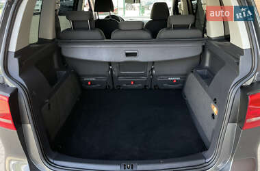 Мінівен Volkswagen Touran 2012 в 