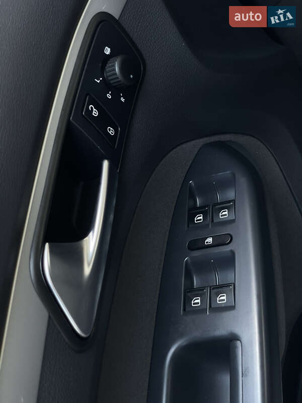 Минивэн Volkswagen Touran 2012 в Бердичеве