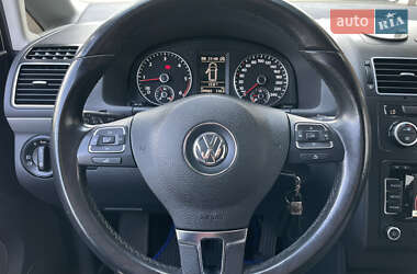 Мінівен Volkswagen Touran 2012 в 