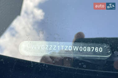 Мінівен Volkswagen Touran 2012 в 