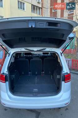 Микровэн Volkswagen Touran 2016 в 