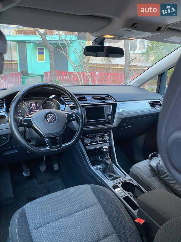 Мікровен Volkswagen Touran 2016 в Києві