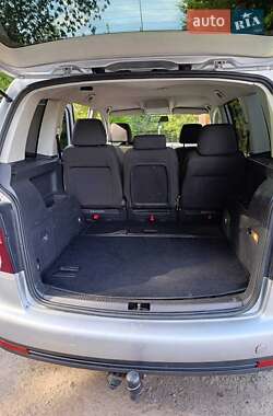 Минивэн Volkswagen Touran 2007 в 
