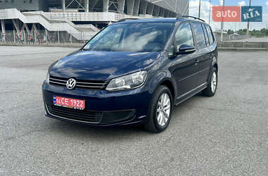 Мінівен Volkswagen Touran 2014 в 