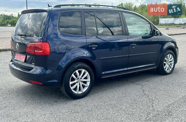 Мінівен Volkswagen Touran 2014 в 