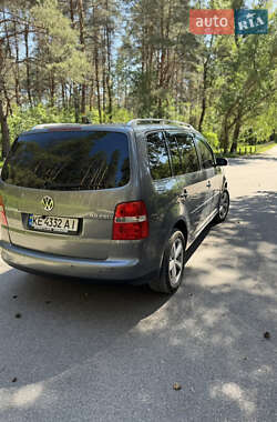 Минивэн Volkswagen Touran 2006 в 