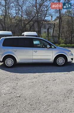 Мінівен Volkswagen Touran 2007 в 
