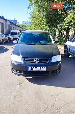 Минивэн Volkswagen Touran 2004 в Киеве