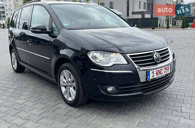 Минивэн Volkswagen Touran 2010 в 