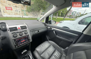 Минивэн Volkswagen Touran 2010 в 