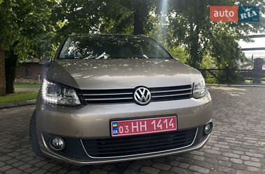 Минивэн Volkswagen Touran 2012 в 