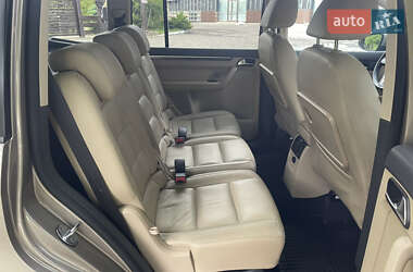 Минивэн Volkswagen Touran 2012 в 