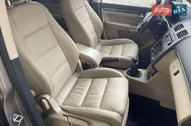 Минивэн Volkswagen Touran 2012 в 