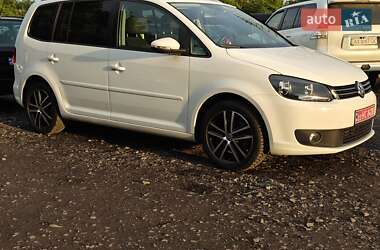 Мінівен Volkswagen Touran 2013 в 
