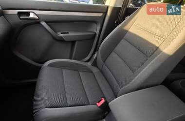 Мінівен Volkswagen Touran 2013 в 