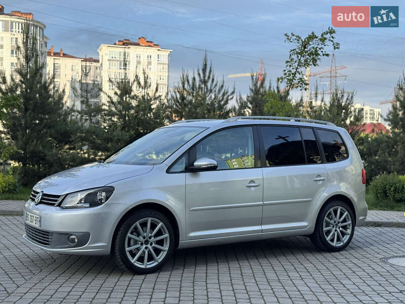Мінівен Volkswagen Touran 2010 в Івано-Франківську