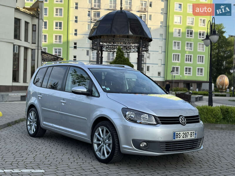 Мінівен Volkswagen Touran 2010 в Івано-Франківську