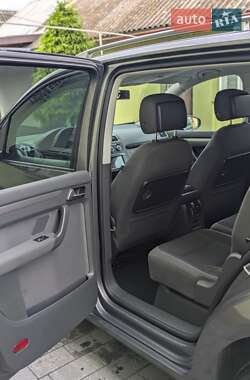 Мінівен Volkswagen Touran 2013 в 