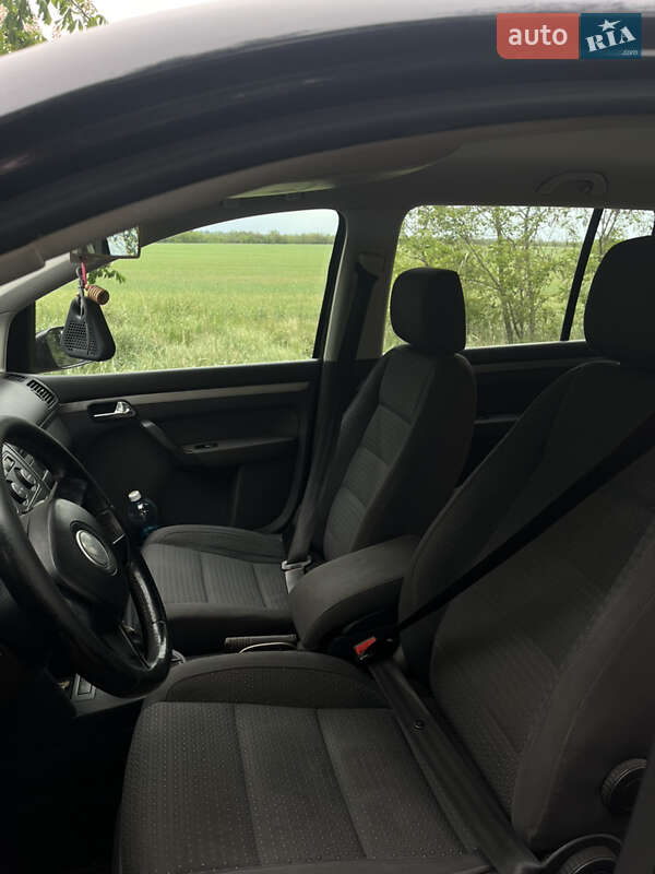Мінівен Volkswagen Touran 2005 в Нікополі
