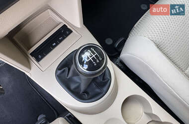 Мінівен Volkswagen Touran 2011 в 