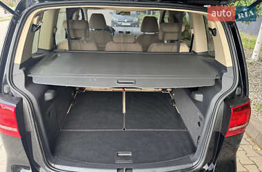 Мінівен Volkswagen Touran 2011 в 