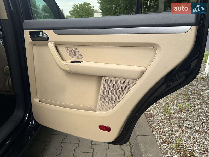 Мінівен Volkswagen Touran 2011 в Білій Церкві