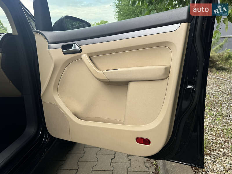 Мінівен Volkswagen Touran 2011 в Білій Церкві