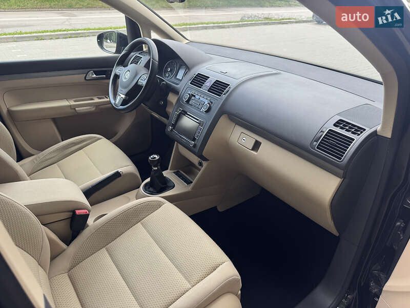 Мінівен Volkswagen Touran 2011 в Білій Церкві