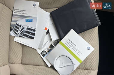 Мінівен Volkswagen Touran 2011 в 