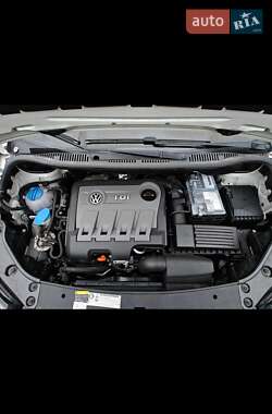 Мінівен Volkswagen Touran 2013 в 