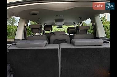 Мінівен Volkswagen Touran 2013 в 