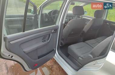 Минивэн Volkswagen Touran 2005 в 