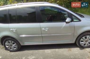 Минивэн Volkswagen Touran 2014 в 