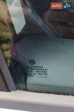Минивэн Volkswagen Touran 2014 в 