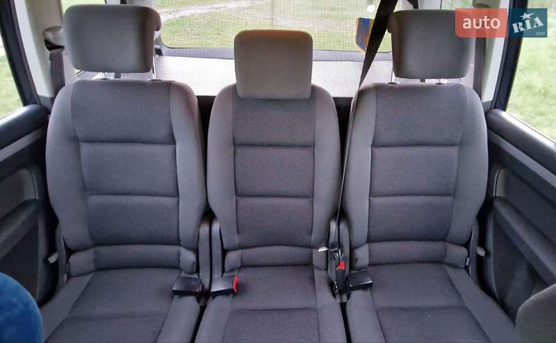 Минивэн Volkswagen Touran 2011 в Калиновке