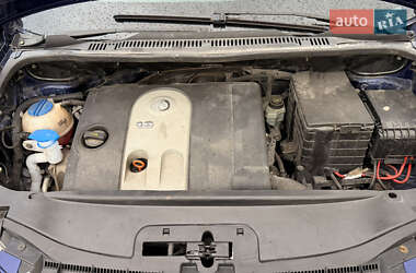 Мінівен Volkswagen Touran 2003 в 